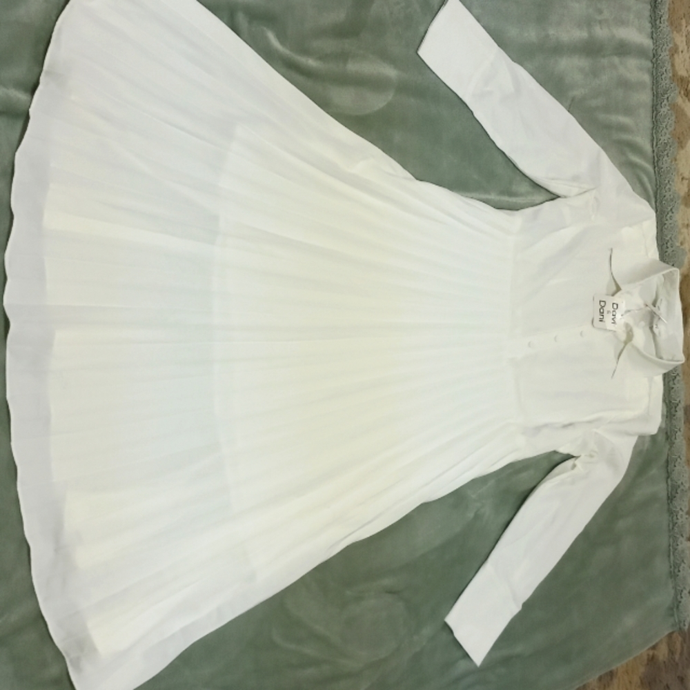 Late 50's replica very mod and modern adorable pleated dress with belt